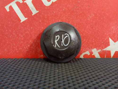 Крышка ступицы передней