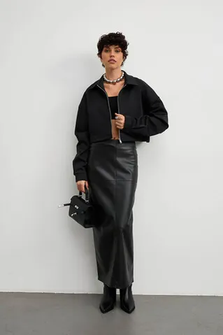 Куртка с воротом укороченная черного цвета