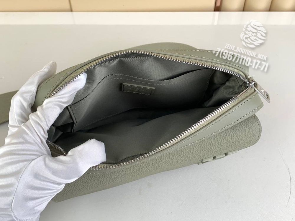 Сумка через плечо/мессенджер Louis Vuitton Fastline