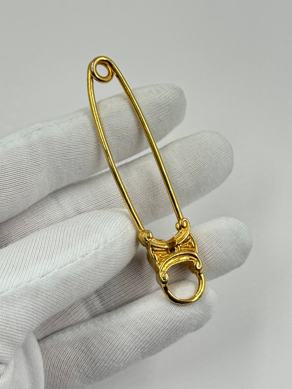 Брошь в виде булавки Celine