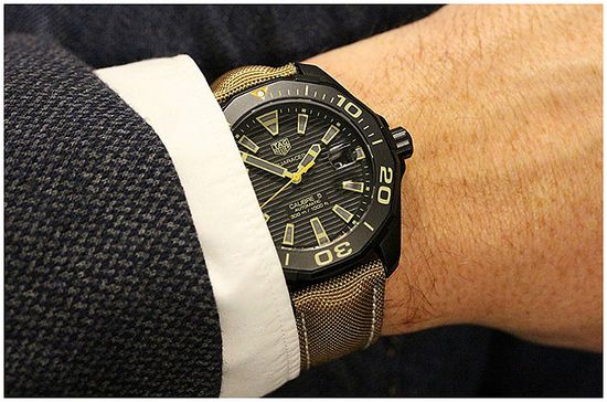 Tag Heuer WAY208C.FC6383 мужские механические часы TAG HEUER AQUARACER на руке