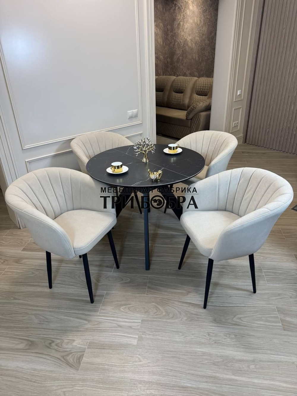 Круглый раздвижной стол "Бонжур", керамогранит, черный мрамор и стулья "Версаль"