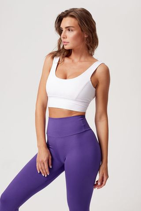 Топ с кольцами на спине