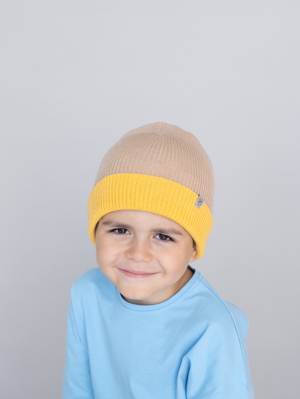 Шапка вязаная хлопковая ТВИНС(Мед, сандал)