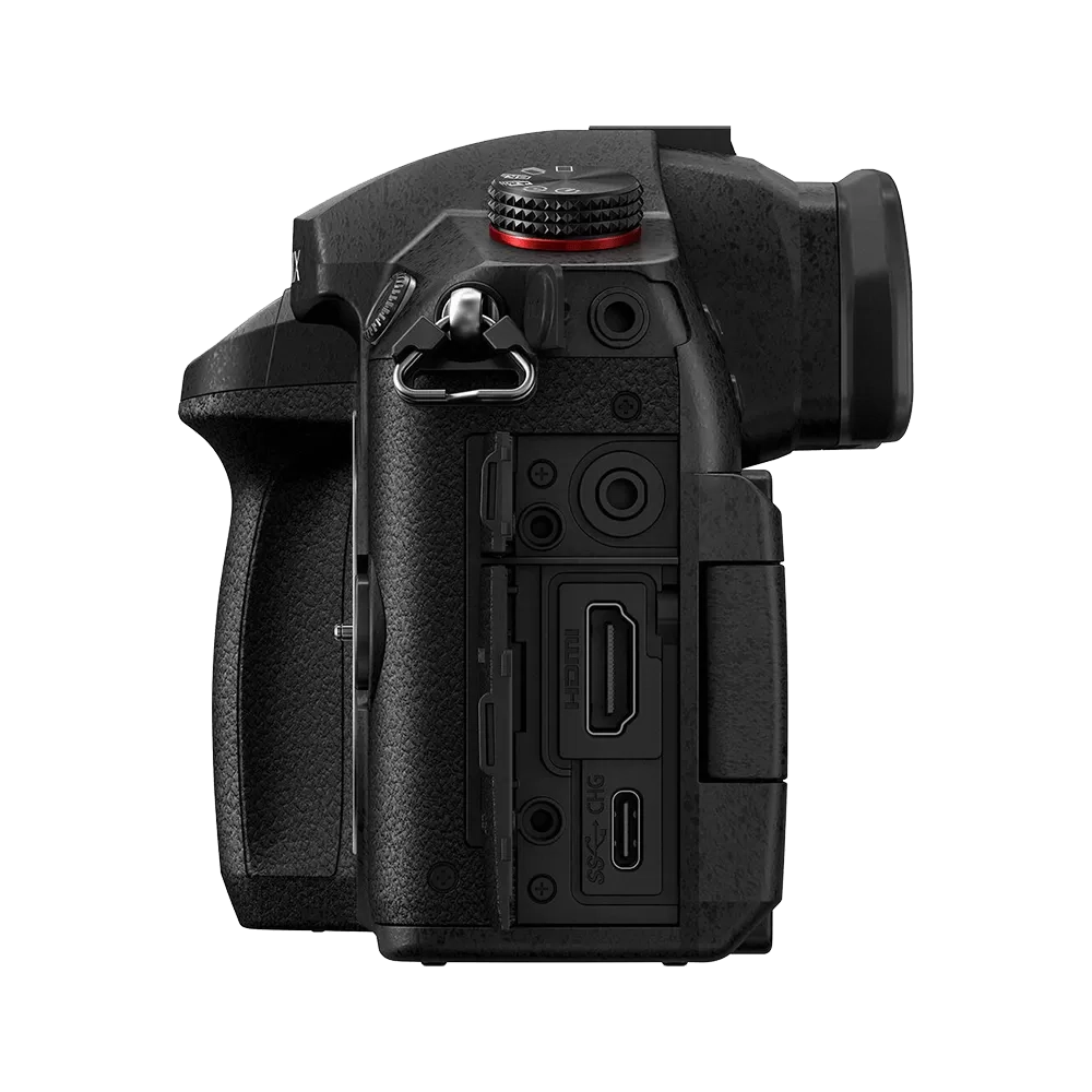 Цифровая фотокамера Panasonic Lumix DC-GH5 II Body