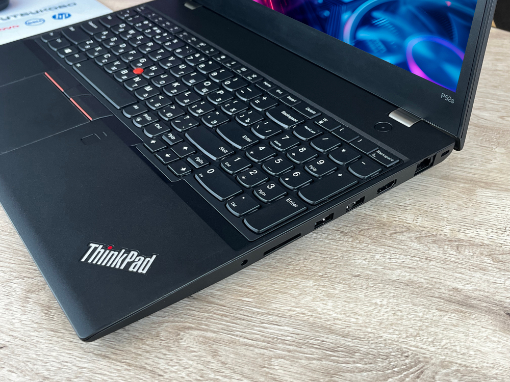Ноутбук Intel Lenovo ThinkPad P52s, Core i7-8550U, 15.6",FHD, IPS, Touch, 8 Gb RAM, 256 Gb SSD, Quadro P500, Windows Pro, Чёрный, Русская раскладка