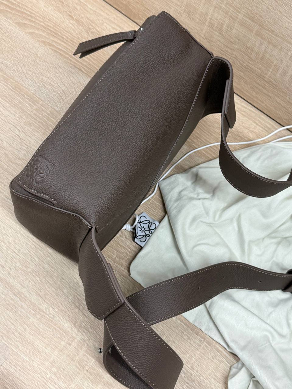 Сумка-мессенджер Loewe