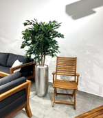 5.23. Искусственные растения в кашпо для мебельного салона.