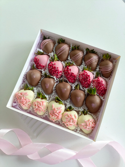 Клубника в шоколаде "Шоколадное трио"