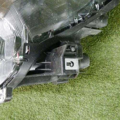 Фара левая Toyota Rav 4 CA40 (2015-2019) LED