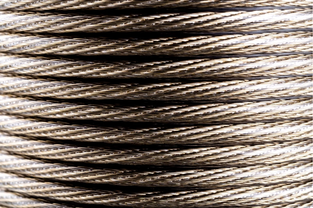 Трос стальной REXANT в ПВХ оплетке d=6 мм, прозрачный (бухта 150м) 09-5260