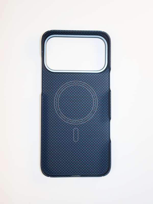 Карбоновый чехол для IPhone 17 Pro MAX with MagSafe синий квадрат (Blue)