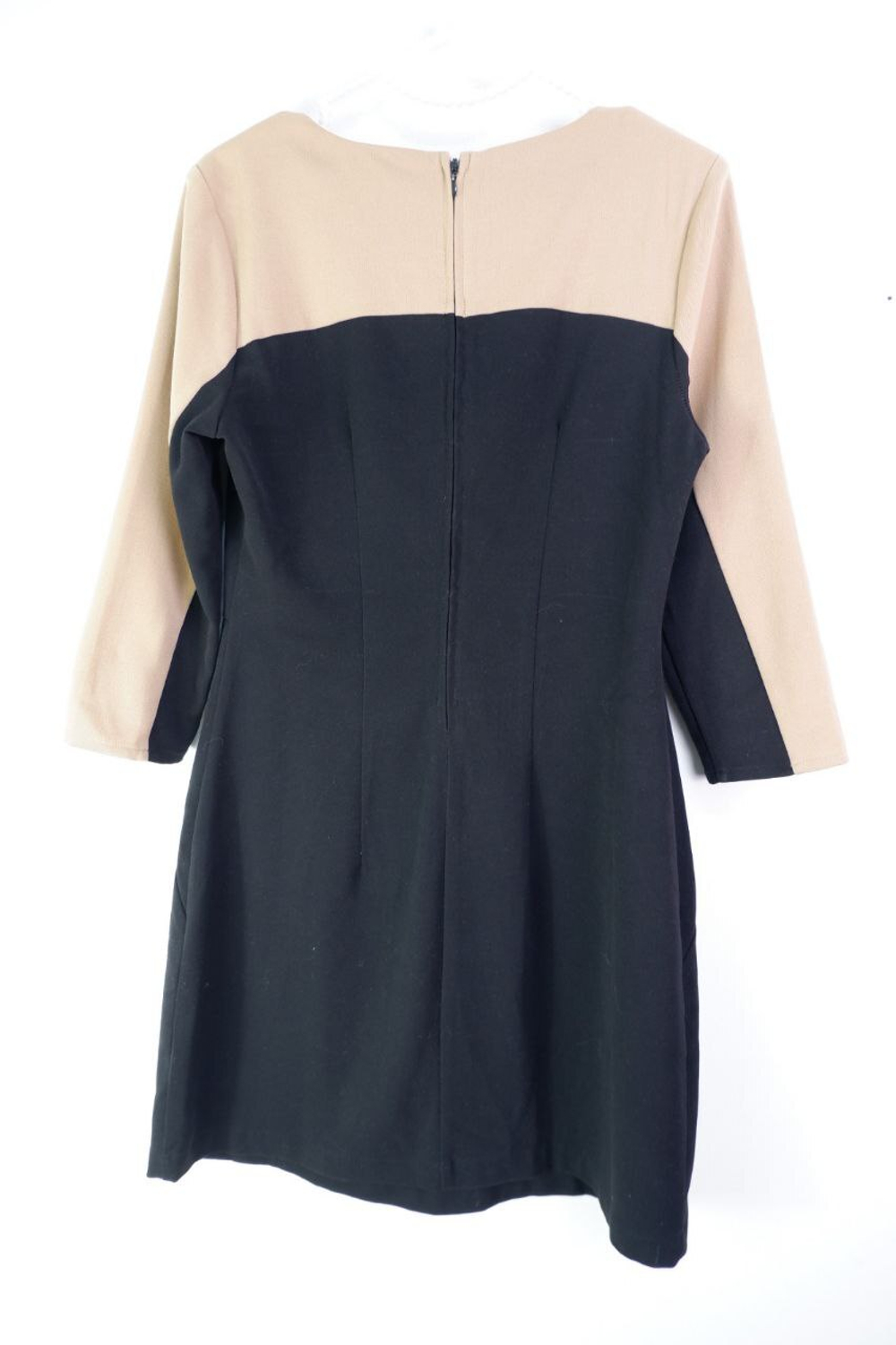 Платье Seppala Woman сдержанное 42 размер