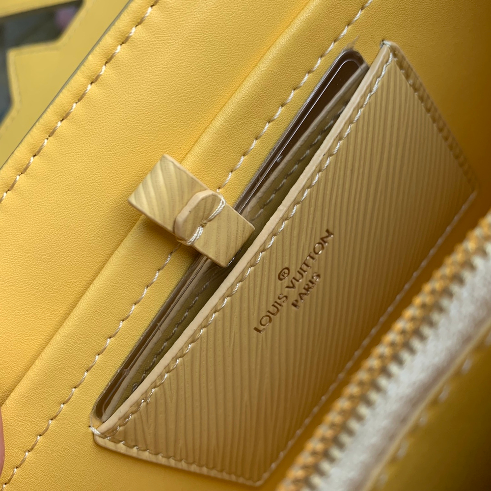 Louis Vuitton Twist MM