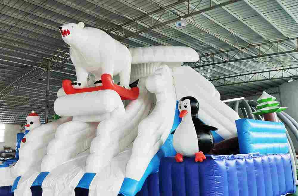 Наземный надувной аквапарк «Морское царство 3» с фигурой пингвина 23*23*6 м