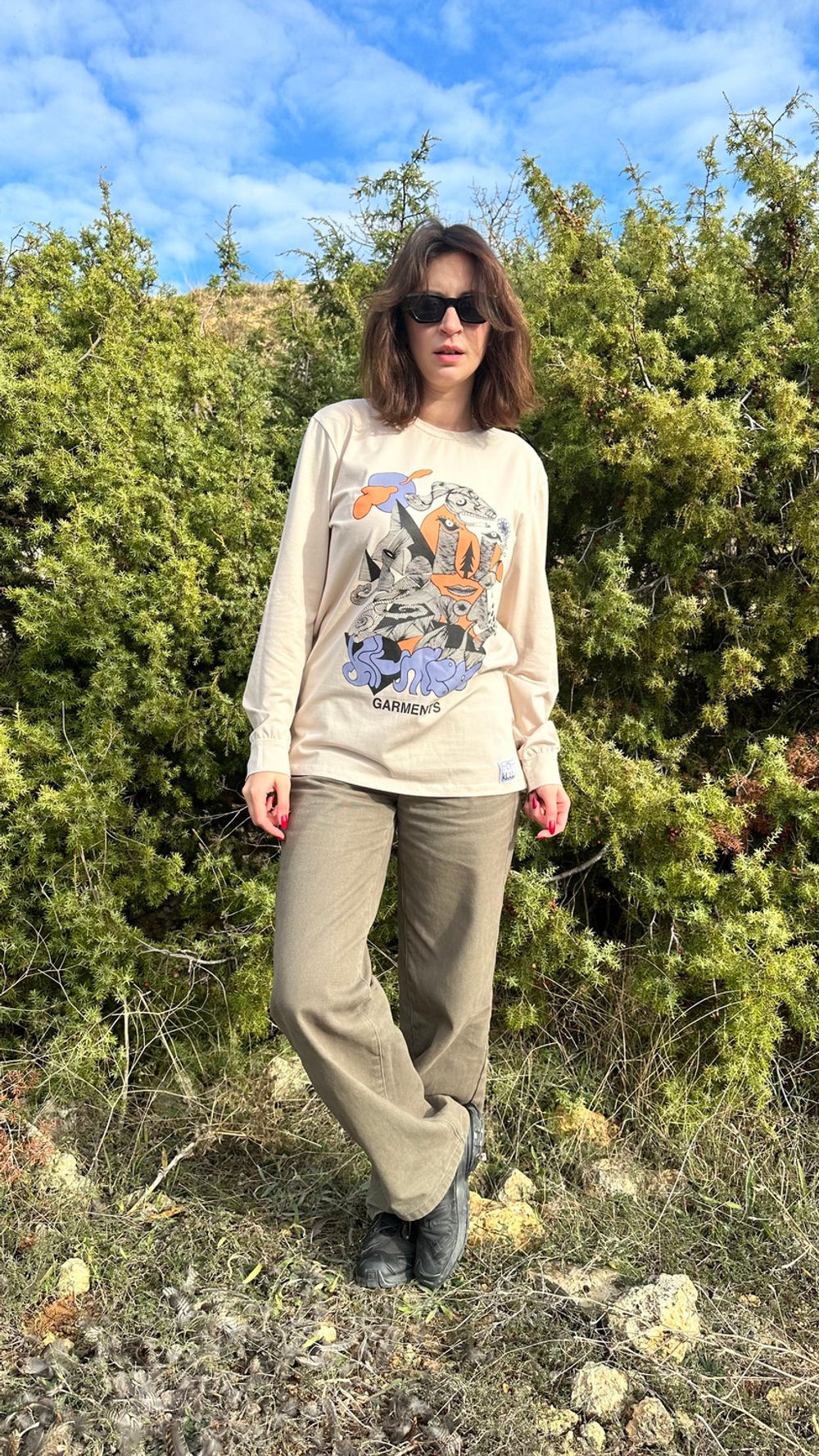 Лонгслив Klumba The Spirit of Nature бежевый с оранжево-сиреневым рисунком