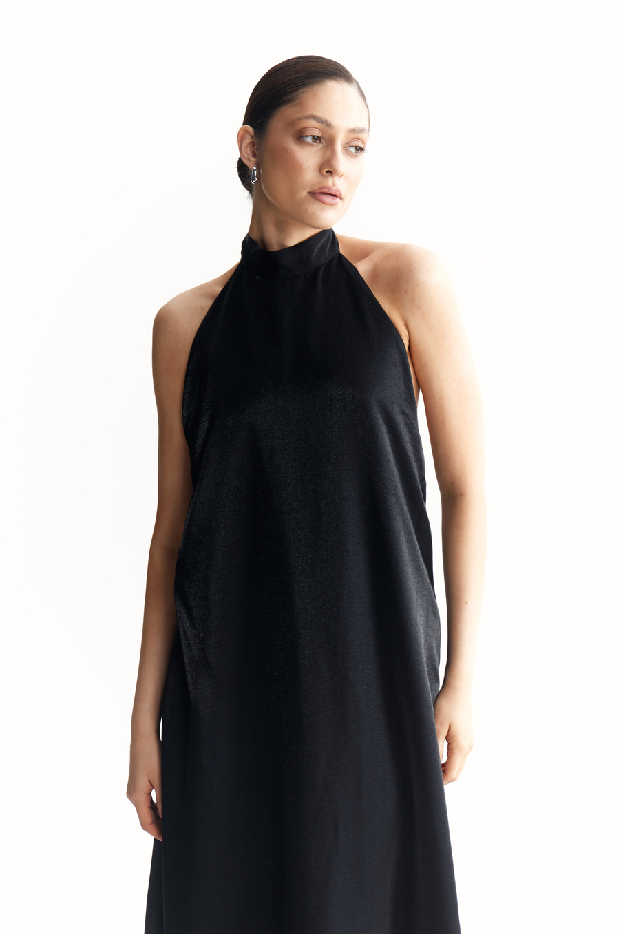 Платье с открытой спиной