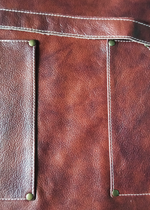 Кожаный рыжий с разводами фартук из итальянской кожи БогомолOFF Классик Коньяк BG00405 с эксклюзивной гравировкой