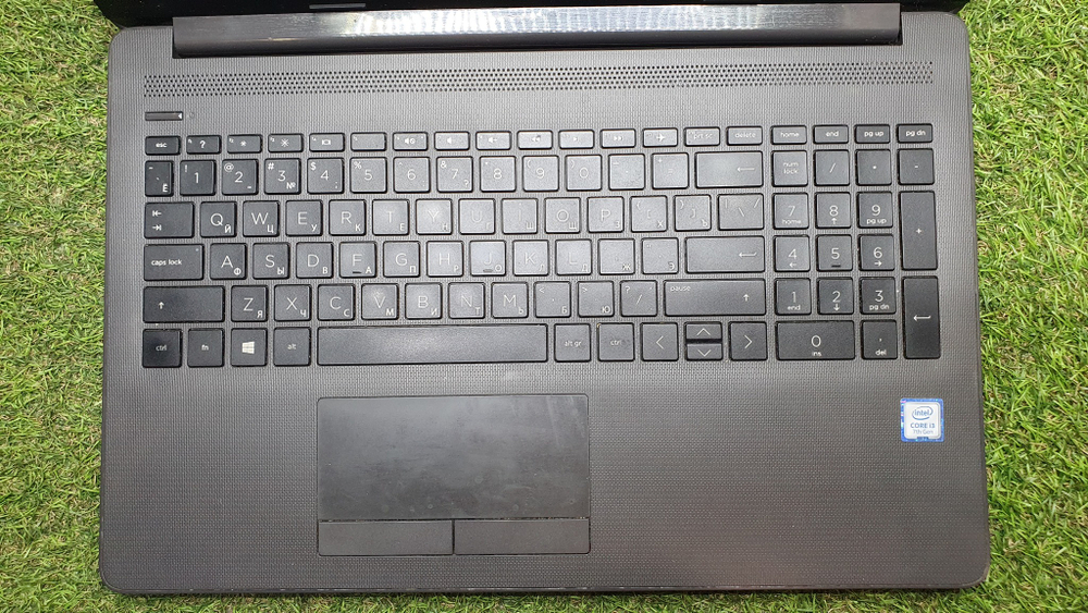 Ноутбук HP i3-7/8Gb