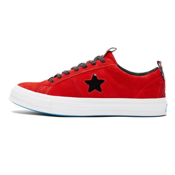 Hello Kitty/ x Converse One Star