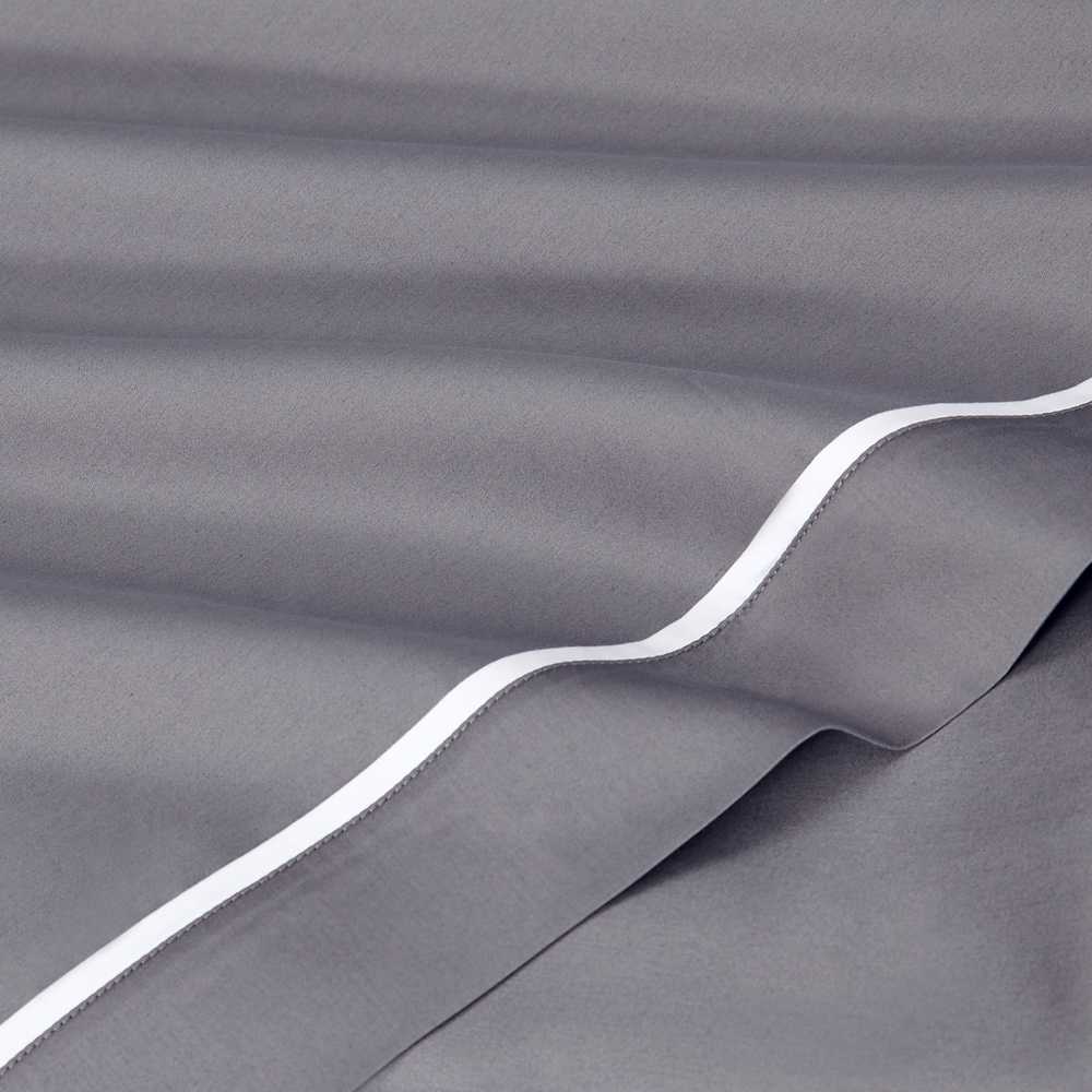 Постельное белье cемейное Сlaire&Caroll George темно-серое с белым кантом