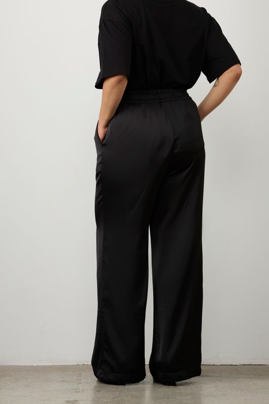 Брюки на резинке из атласа, черный