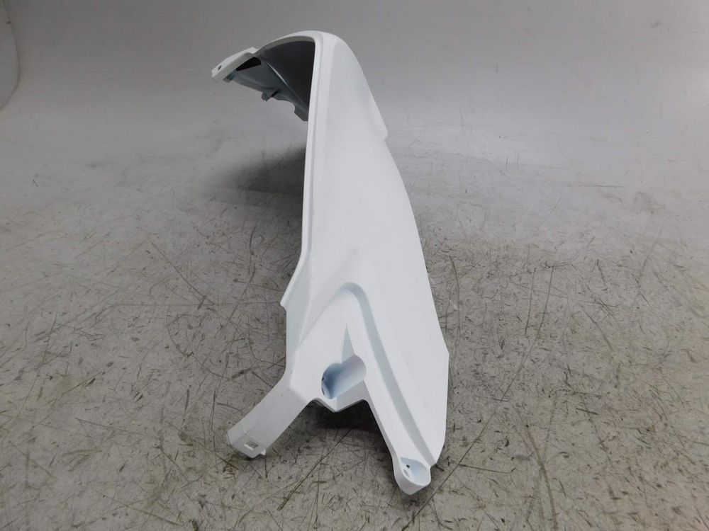 Пластик бака правый Honda NC700S NC750S RC61 RC70 64201-MGS-D100