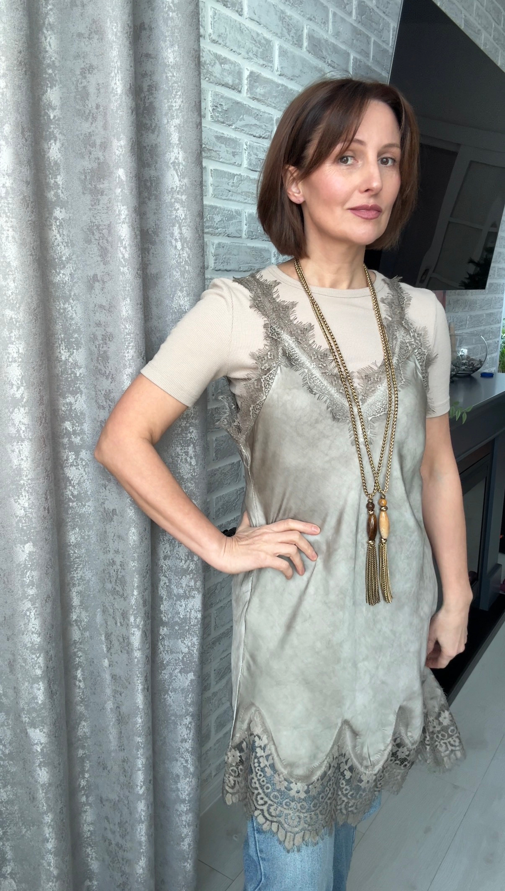 Сотуар с бежевым кораллом и кисточкой, оттенок золото антик