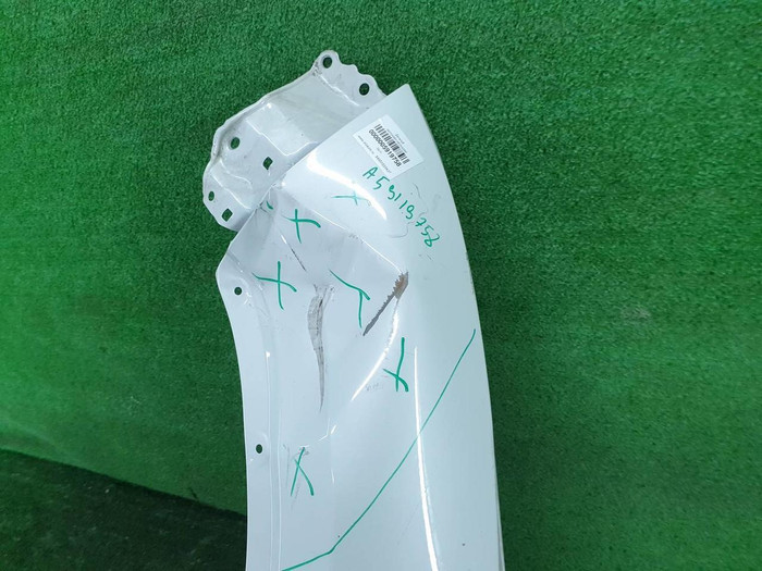 Крыло переднее левое Toyota C-HR (2016-2023)