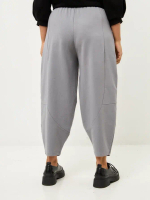 Брюки бананы трикотажные с декоративными швами