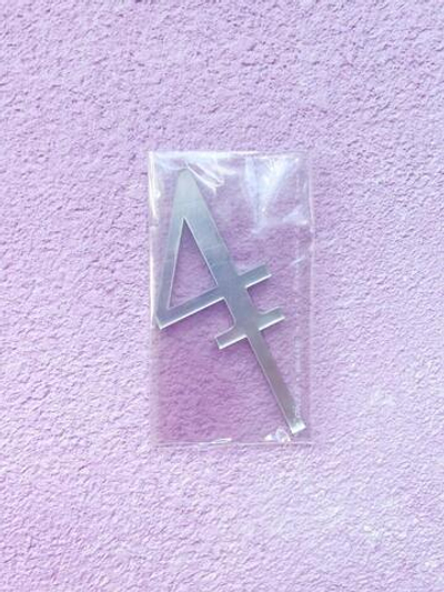 Топпер цифра «4» серебро, акрил, 8 см