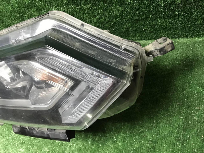 Фара правая Nissan Qashqai 2 j11 (17-23) галоген