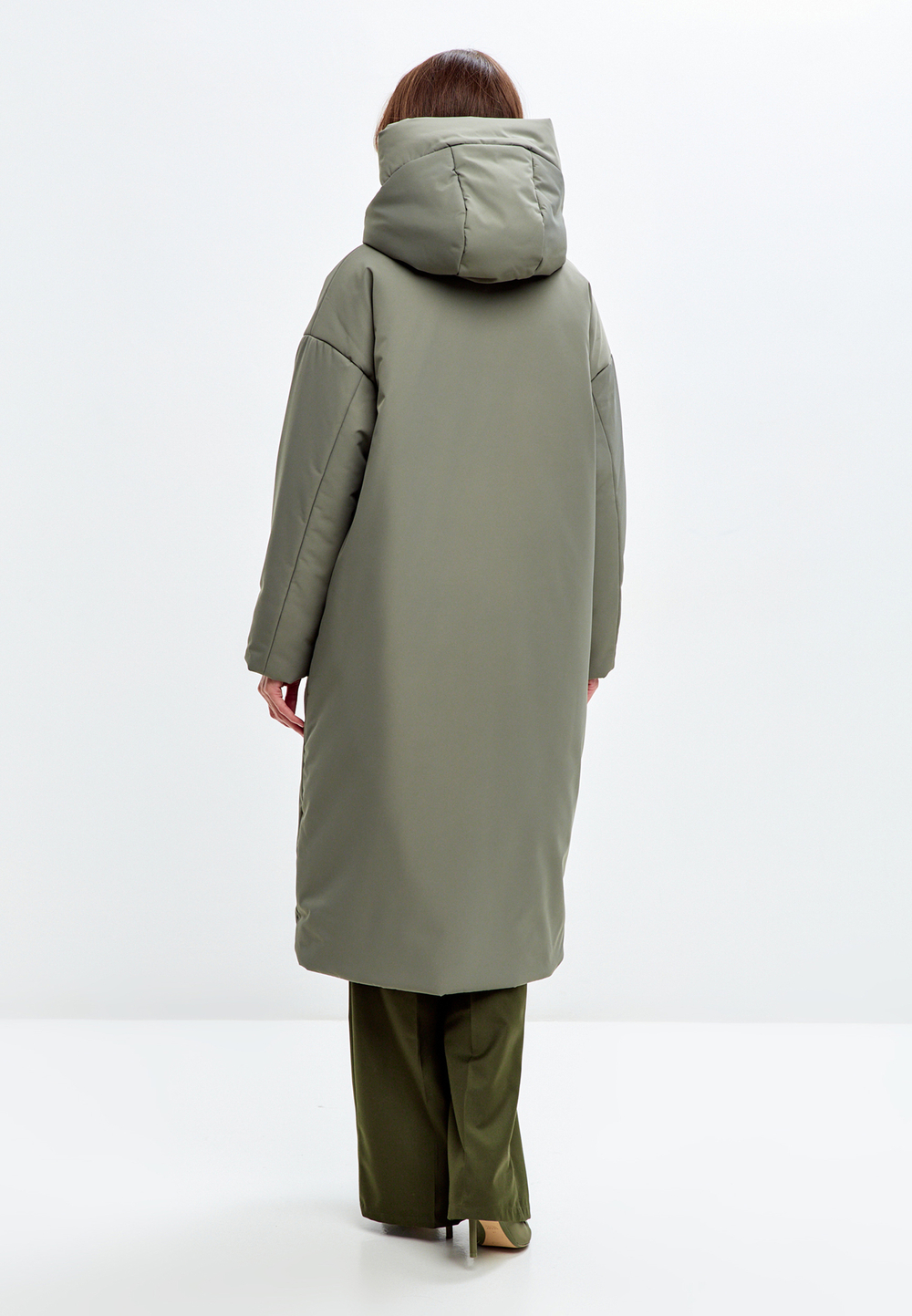 Пальто в минималистичном стиле