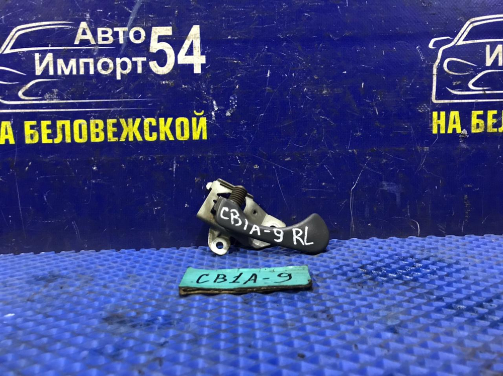 Ручка двери задней левой салонная MITSUBISHI LANCER 1994