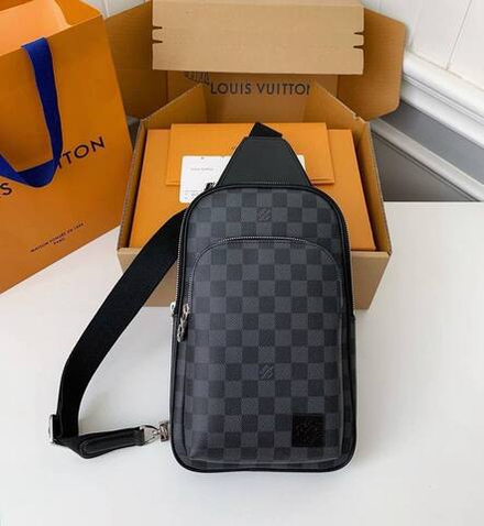 Сумка-мессенжер Louis Vuitton