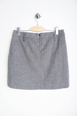 Юбка классического дизайна, маркировка 40, визуально на 46 размер, новая