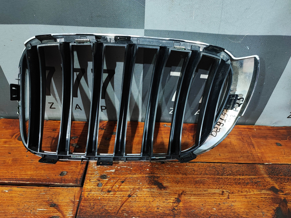 Решетка радиатора правая BMW X3 (F25) 14-17 Б/У Оригинал 51117338572