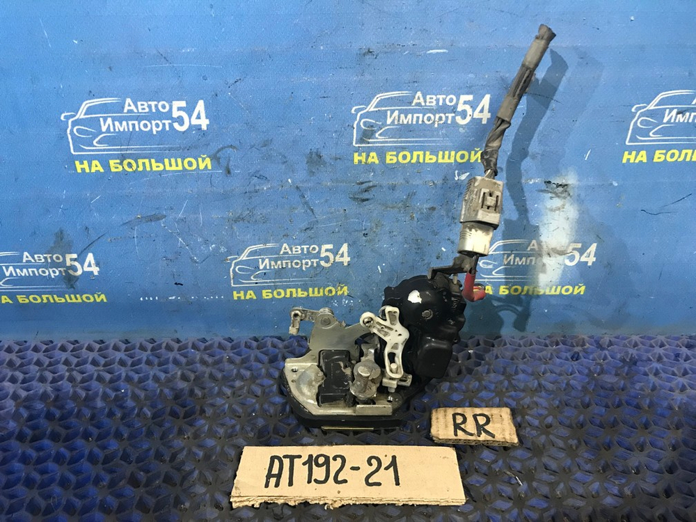 Замок двери задней правой TOYOTA CARINA 1994