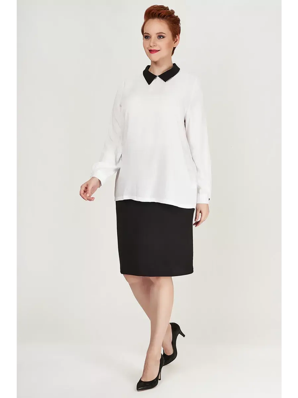 Блузка белая с черным воротником