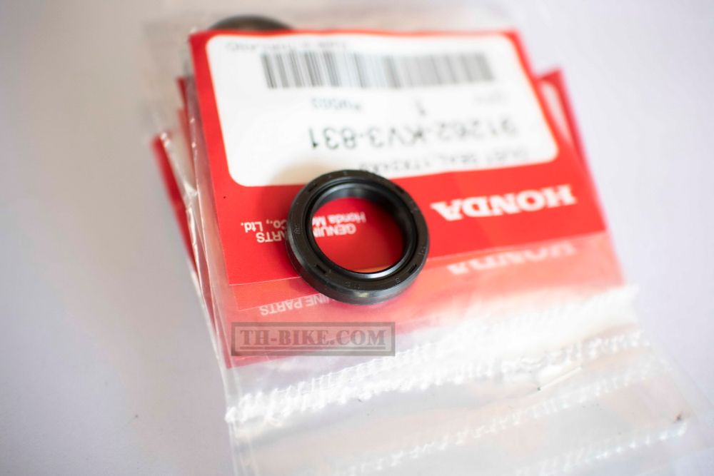 91262-KV3-831. DUST SEAL, 17X24X5 (ARAI)