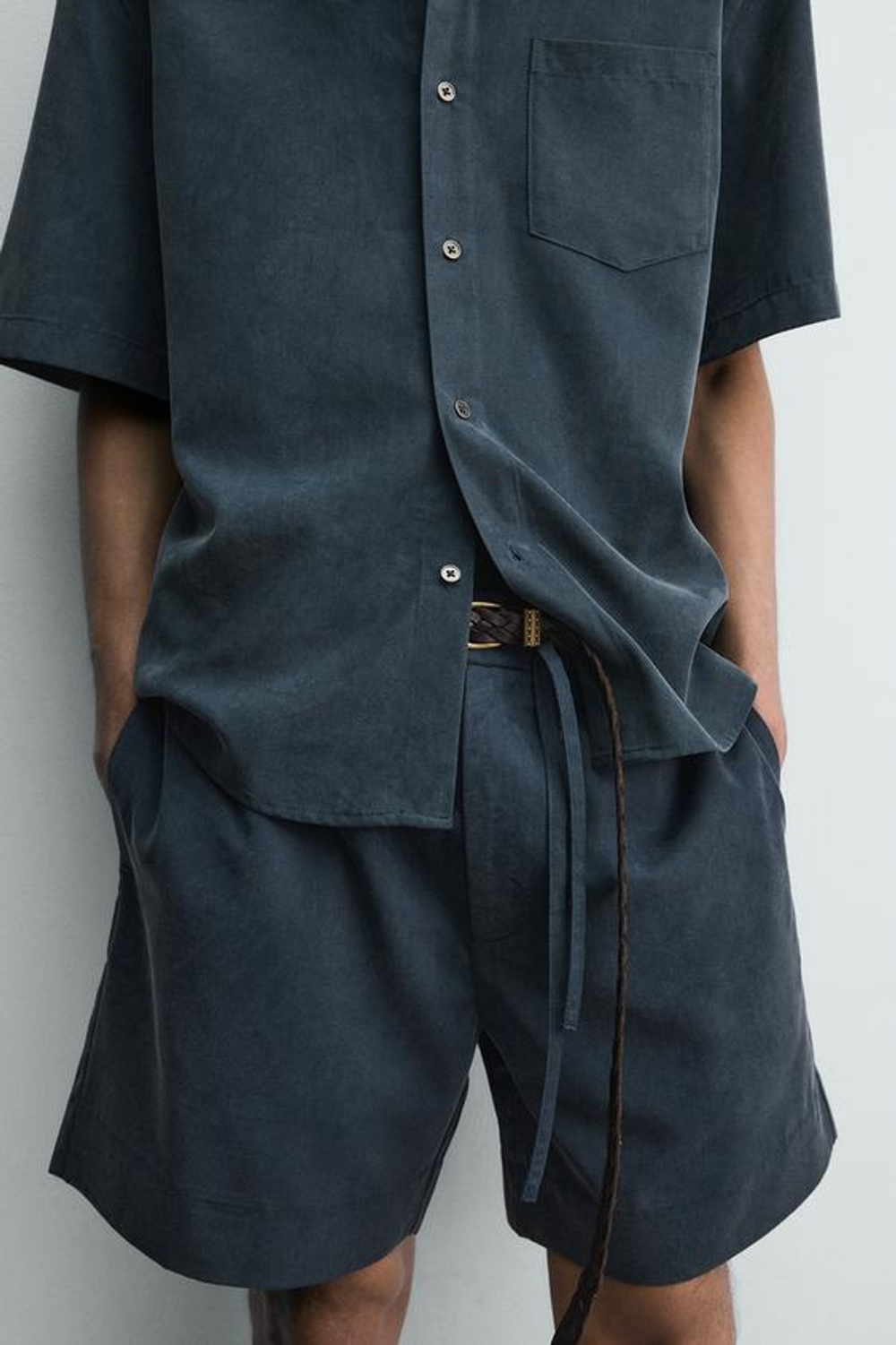 ZARA ШОРТЫ RELAXED FIT С ЭФФЕКТОМ ПОТЕРТОСТИ, ЛИНЯЛЫЙ НЕФТЯНОЙ