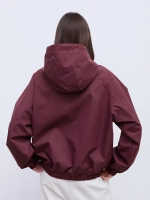 Ветровка с капюшоном