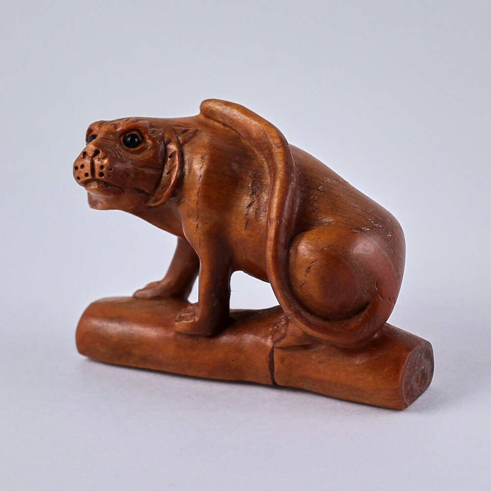 Нэцкэ Тигр на дереве