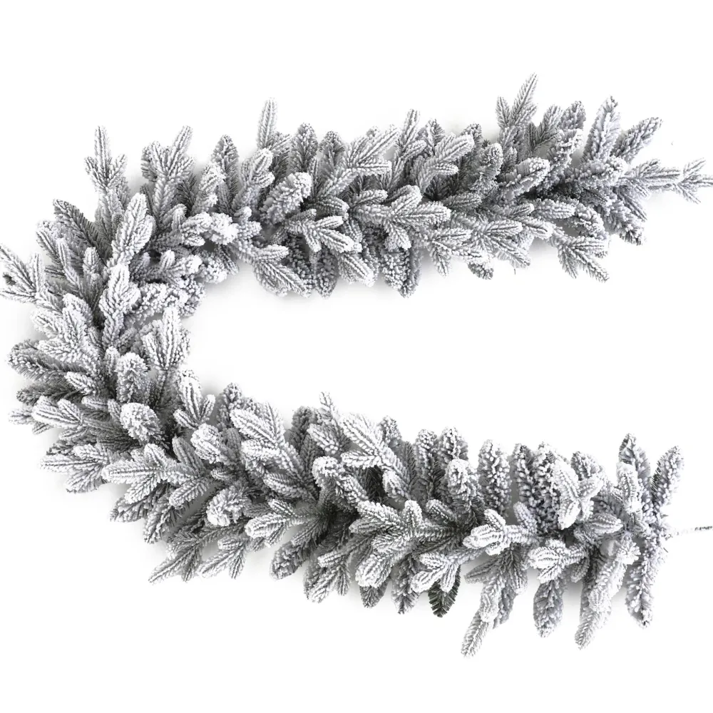 Хвойная гирлянда заснеженная "La Feston" литая+пвх