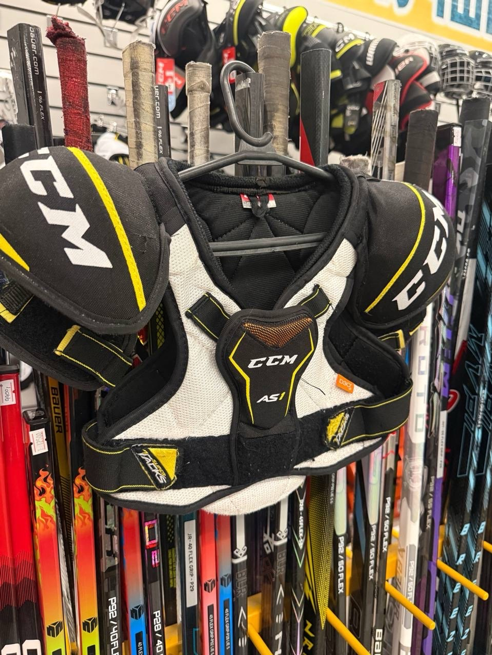 CCM tacks as1 YTH M