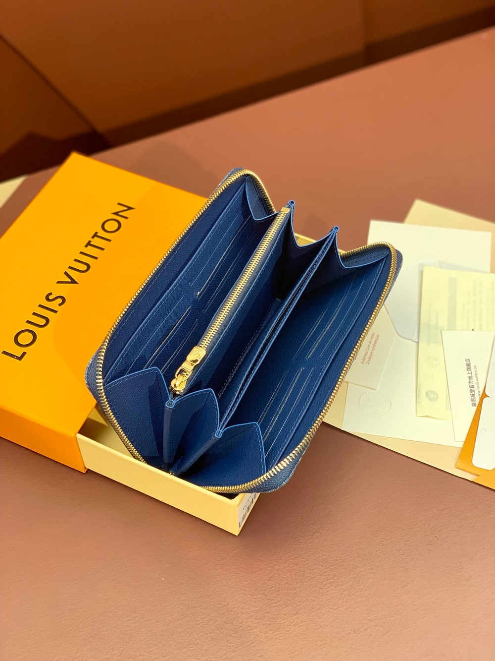 Louis Vuitton Zippy Wallet