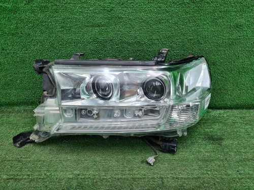Битая Фара левая Toyota Land Cruiser 200 15-21 LED