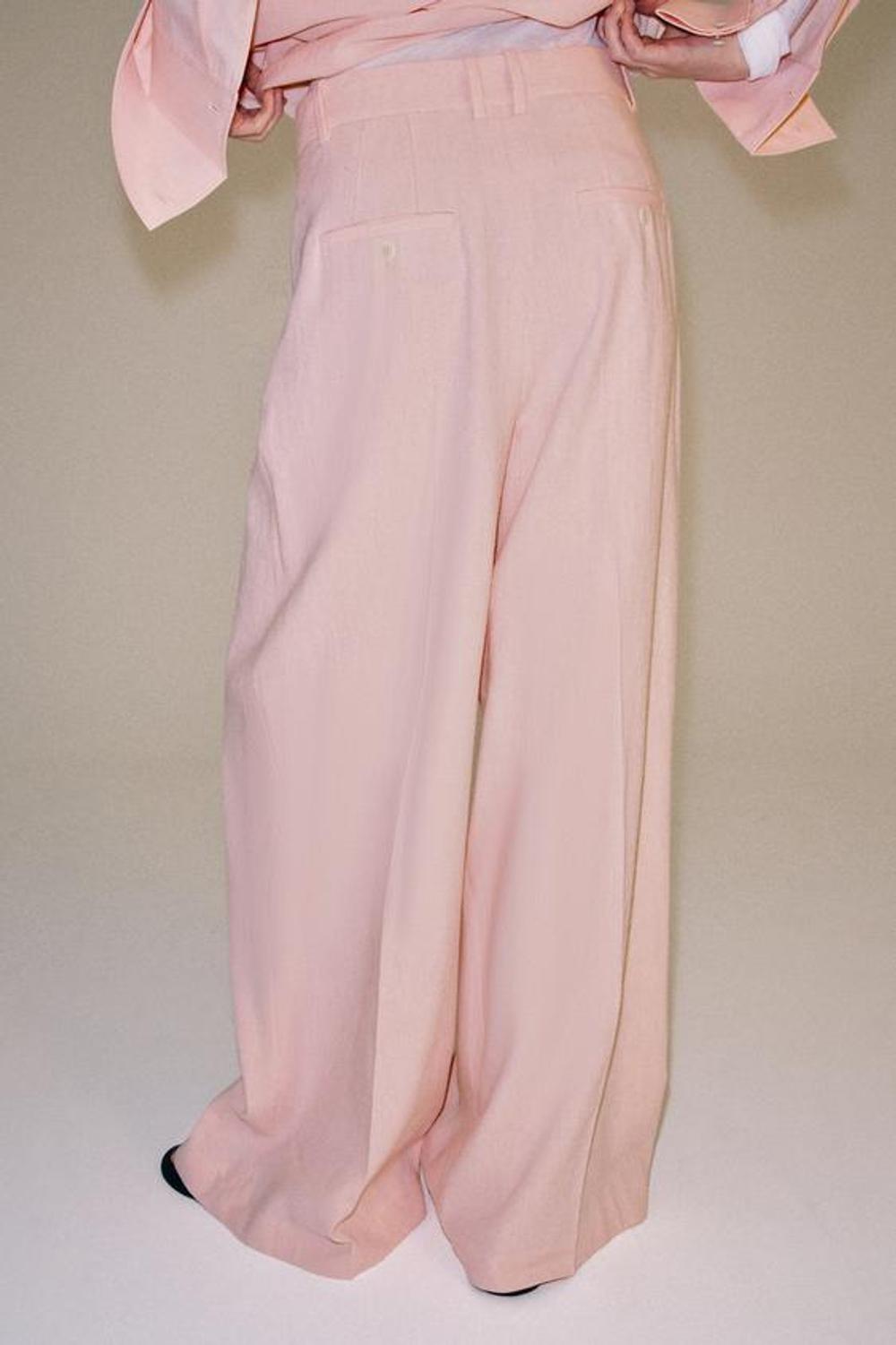 ZARA БРЮКИ С ЗАЩИПАМИ — ZW COLLECTION, РОЗОВЫЙ