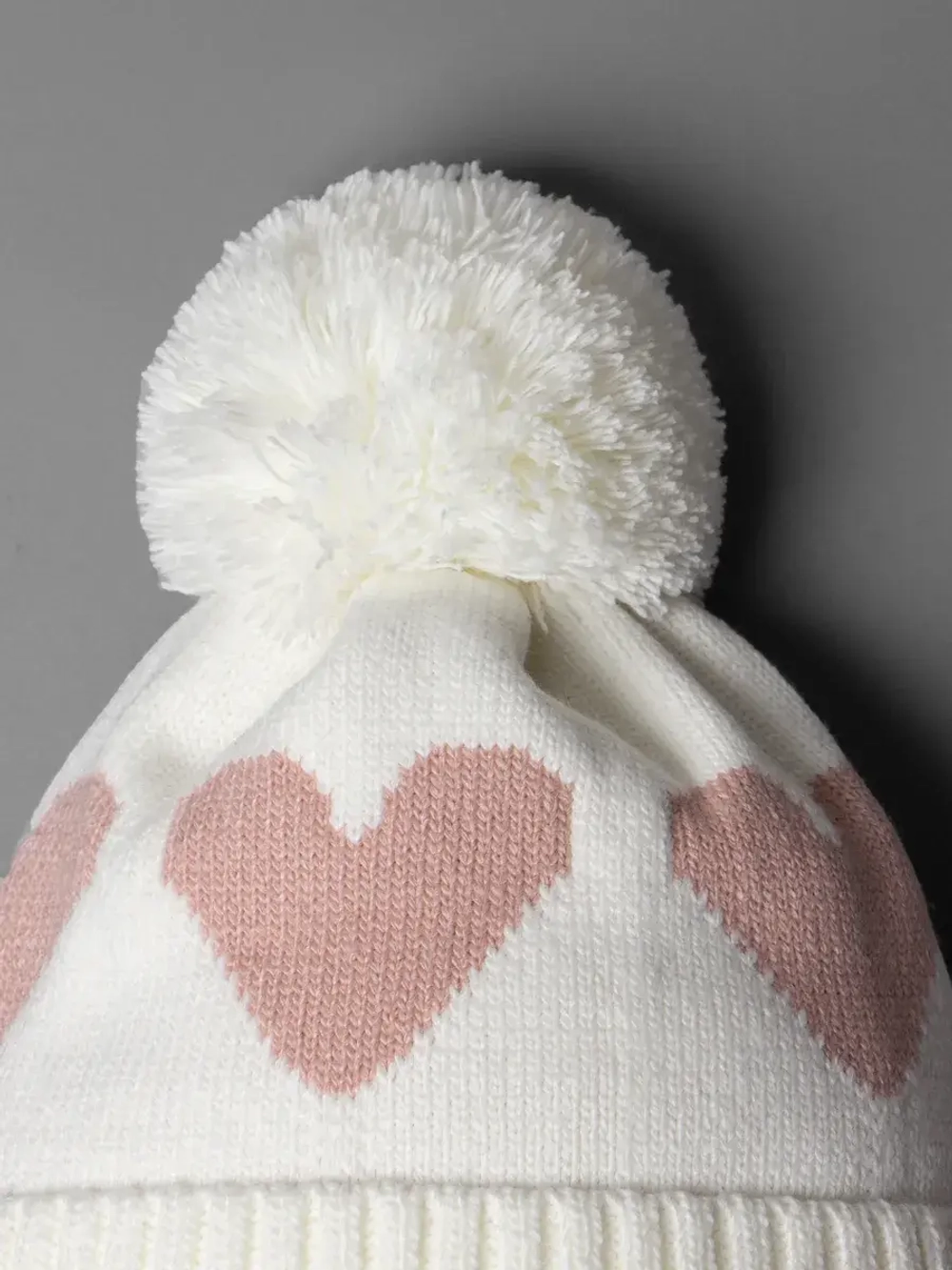 Шапка для девочки на осень с манишкой