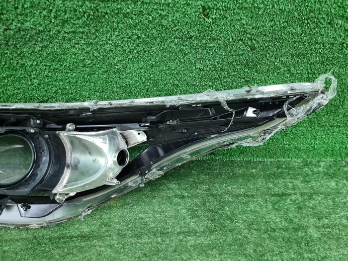 Стекло фары правое Kia Ceed 2 JD (2012-2018)